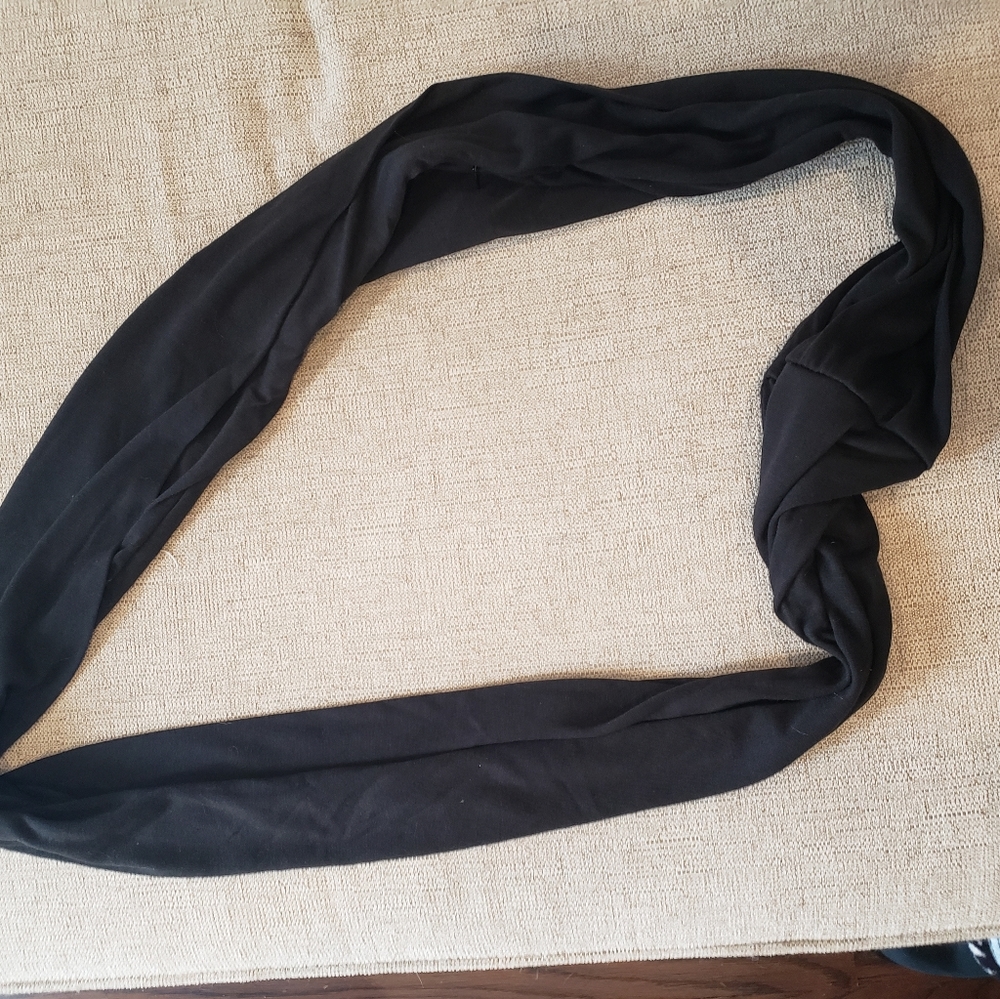 Infinity secret pocket scarf